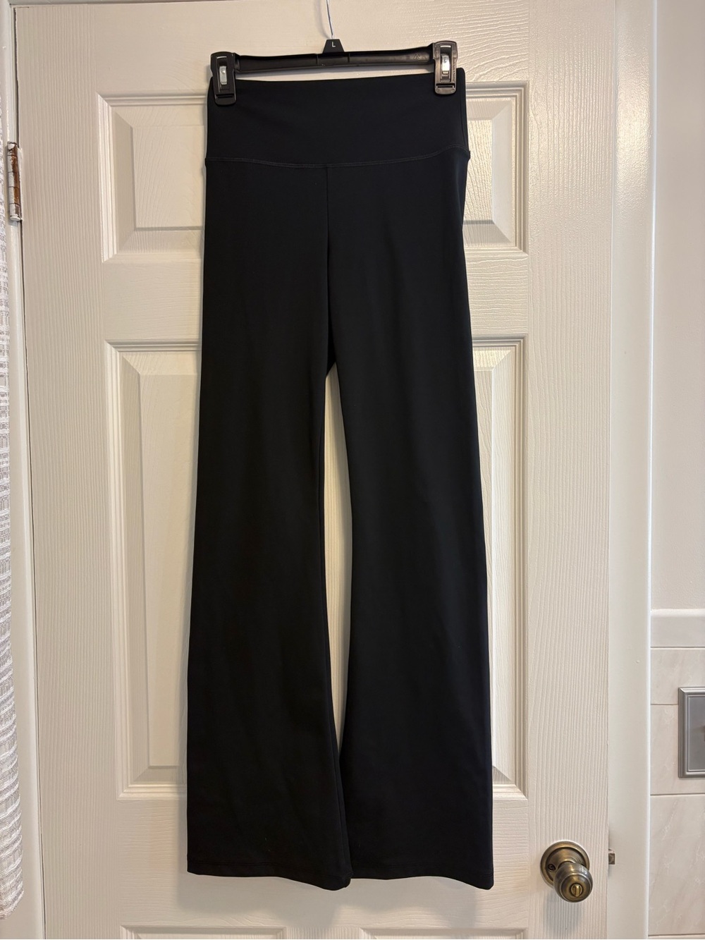 American Eagle Outfitters the Everything Flare black leggings Pants size small